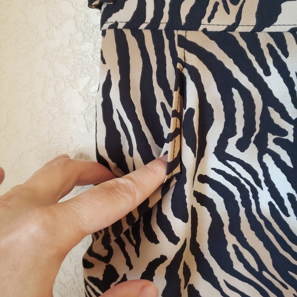 CHICO’S Zynergy Golf Size 0.5 (S/6) Leopard Print Skort Reversible Outfit - Picture 9 of 15